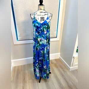 Blue floral maxi with pockets!